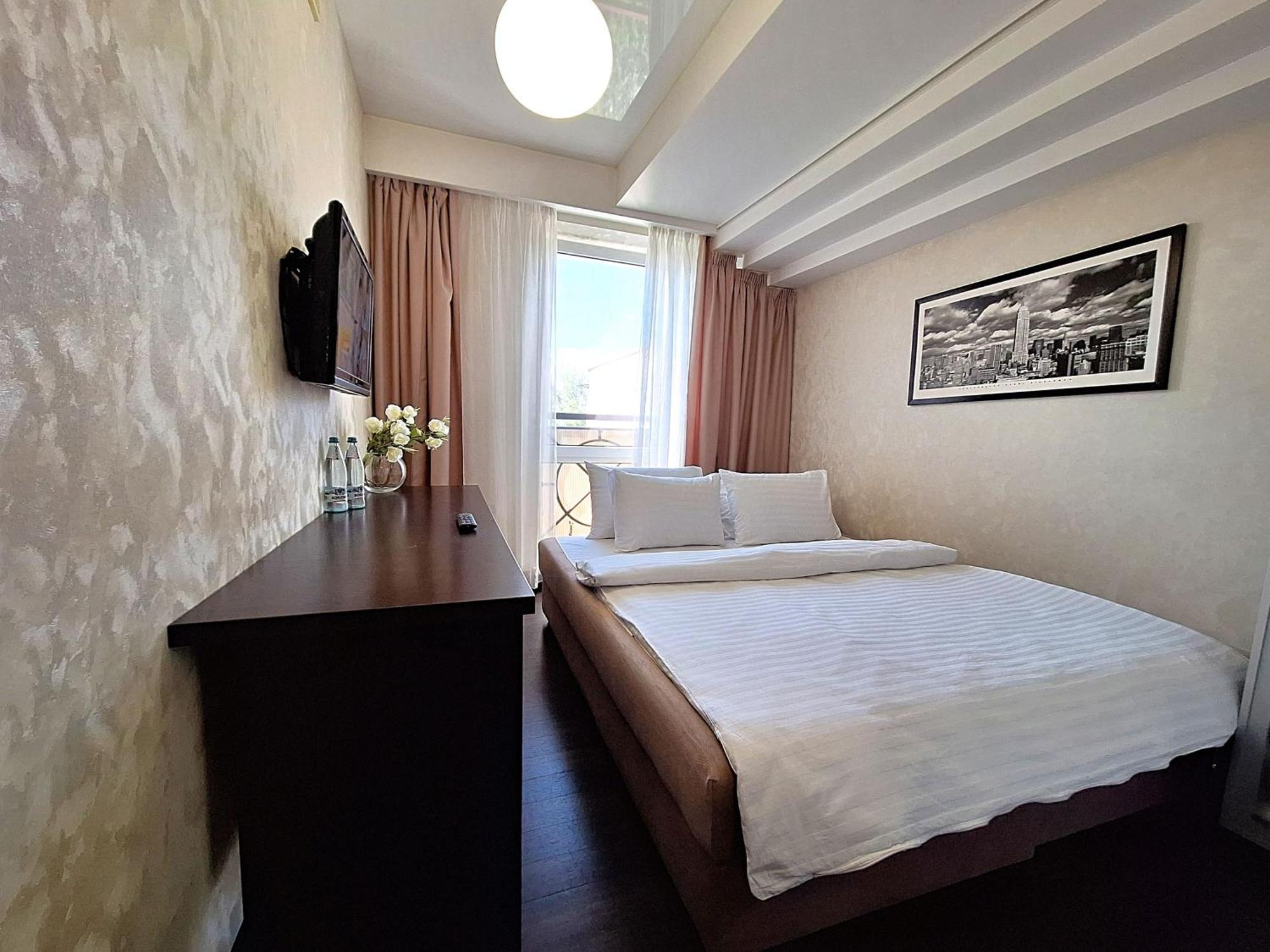 Найбільше Ліжко У Полтаві Мережа Alex Apartments Цілодобово Безконтактне Заселення Poltava Buitenkant foto